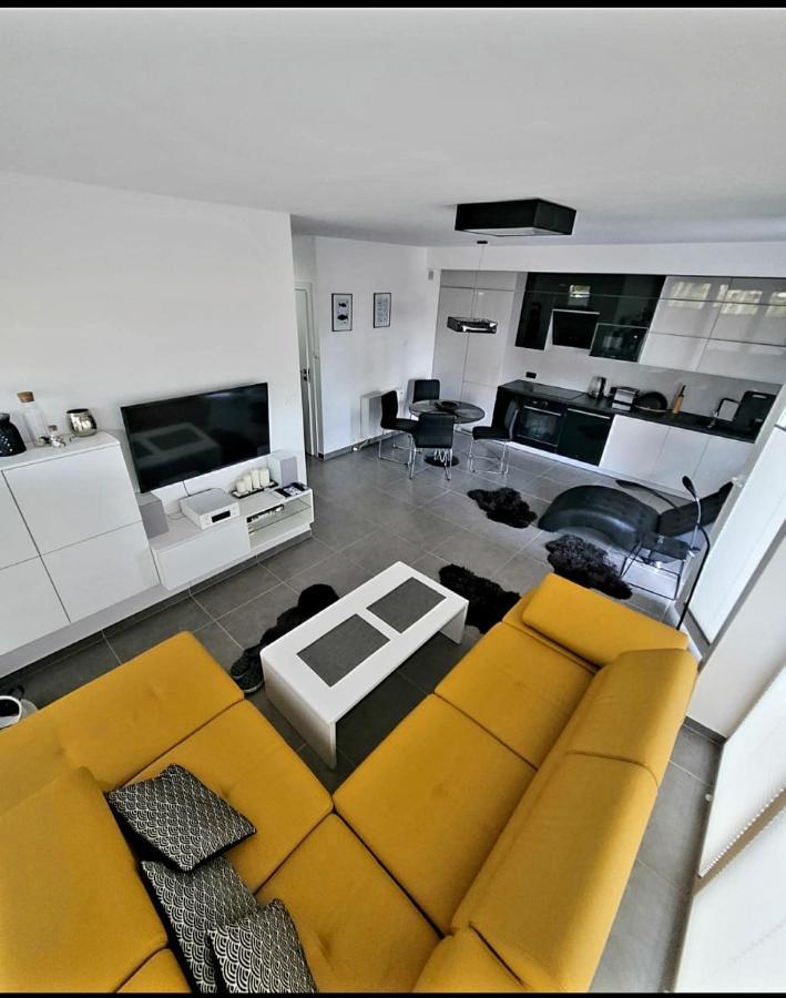 Apartament Amon Nr 5 Appartement Ujście-Darłowskie Buitenkant foto